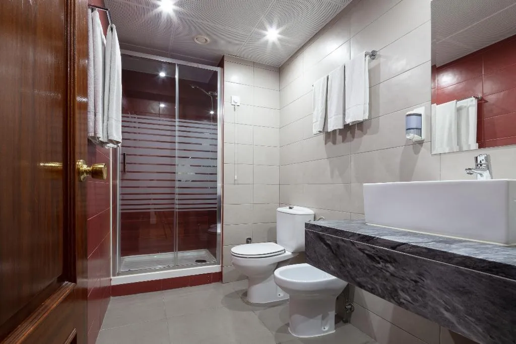 QUADRUPLE STANDARD Room, Anjos, Lisbon