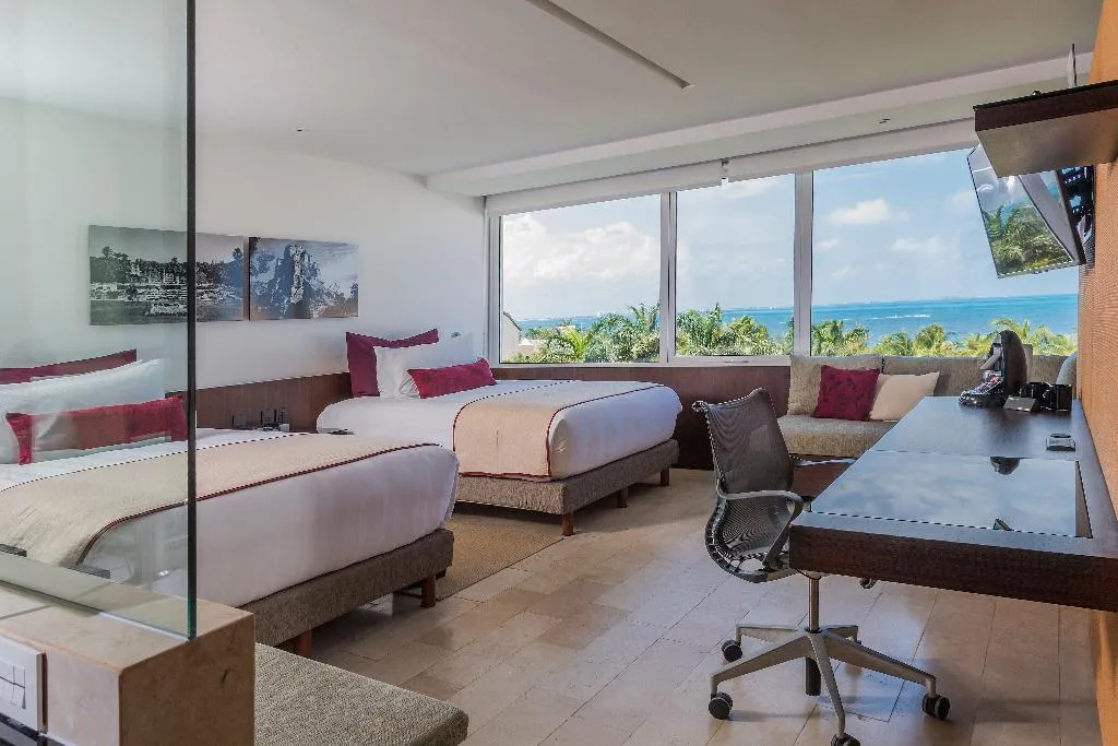 DOUBLE OCEAN VIEW TWO QUEEN BEDS Room, InterContinental Presidente Cancun Resort, Cancun Area