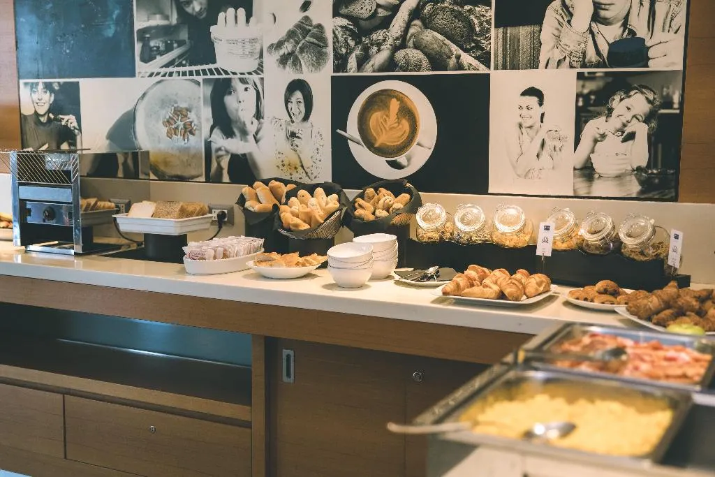 Restaurant, Holiday Inn Express Milan-Malpensa Airport, Milan