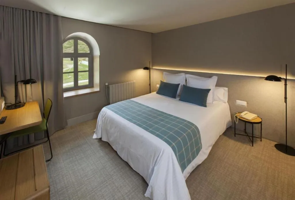 Double or Twin SUPERIOR Room, Vall de Nuria, Costa Brava