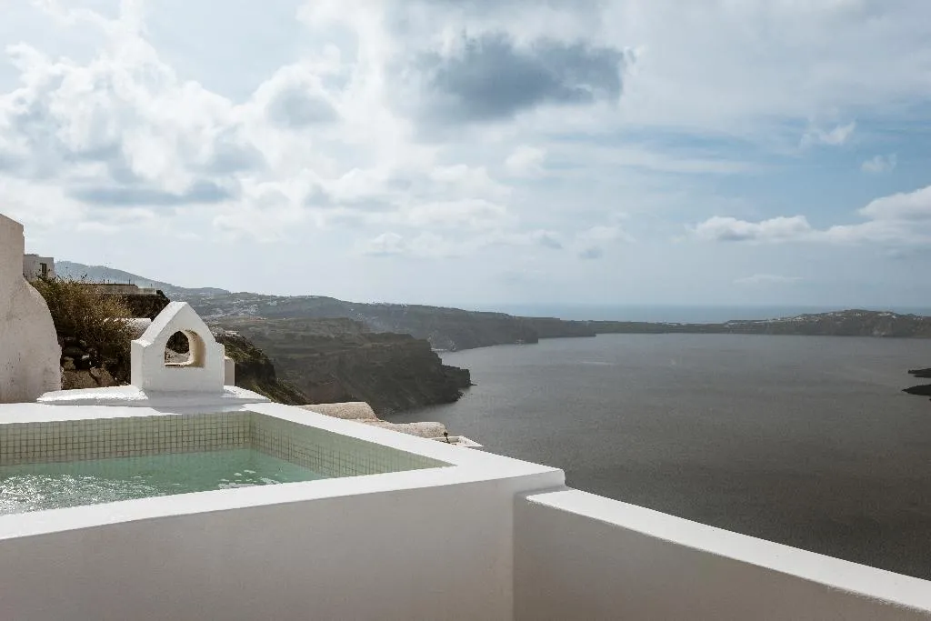 SUITE ONE BEDROOM ONE BATHROOM Room, Aqua Luxury Suites, Santorini