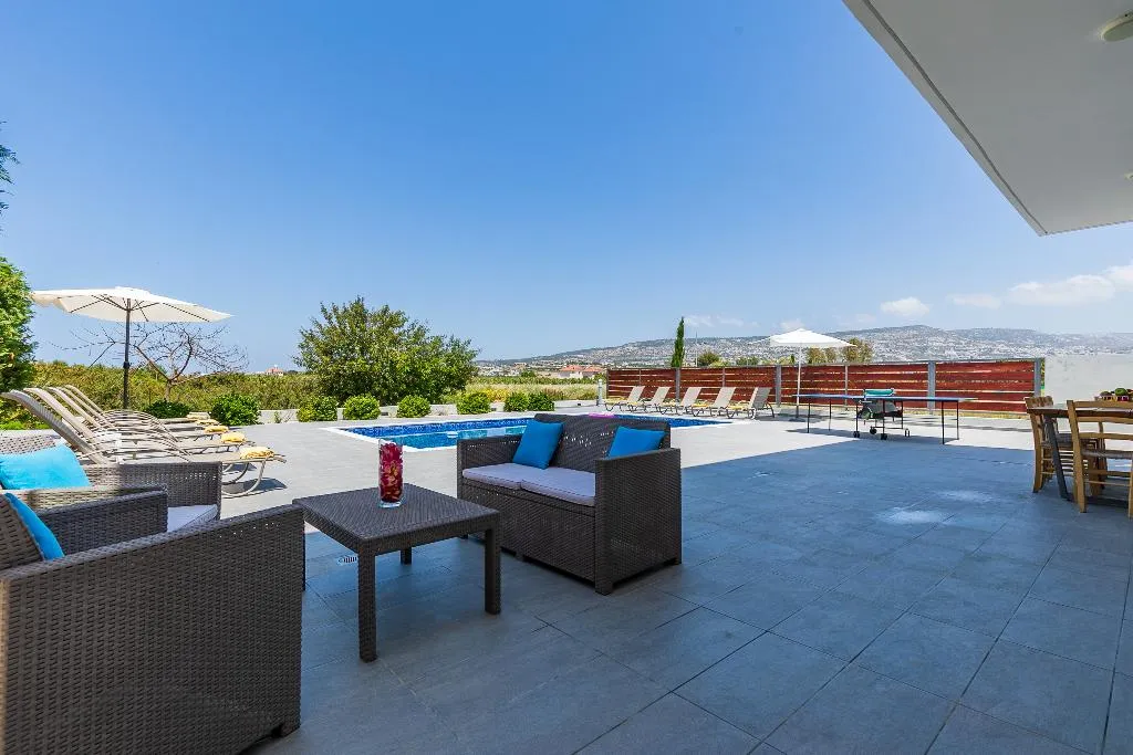 VILLA FIVE BEDROOMS WITH MORE THAN THREE BATHROOMS Room, Sea Point Villas, Cyprus