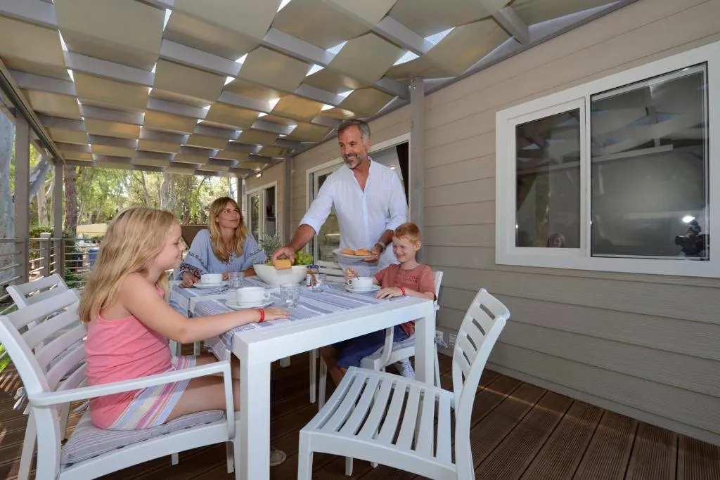 MOBILE HOME CAPACITY 6 Room, Baia Domizia Camping Village, Naples