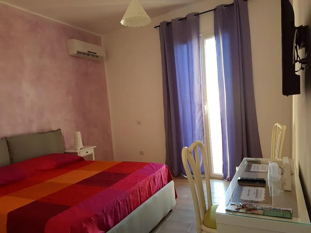 Room, Cortile Sant'Agostino, Palermo
