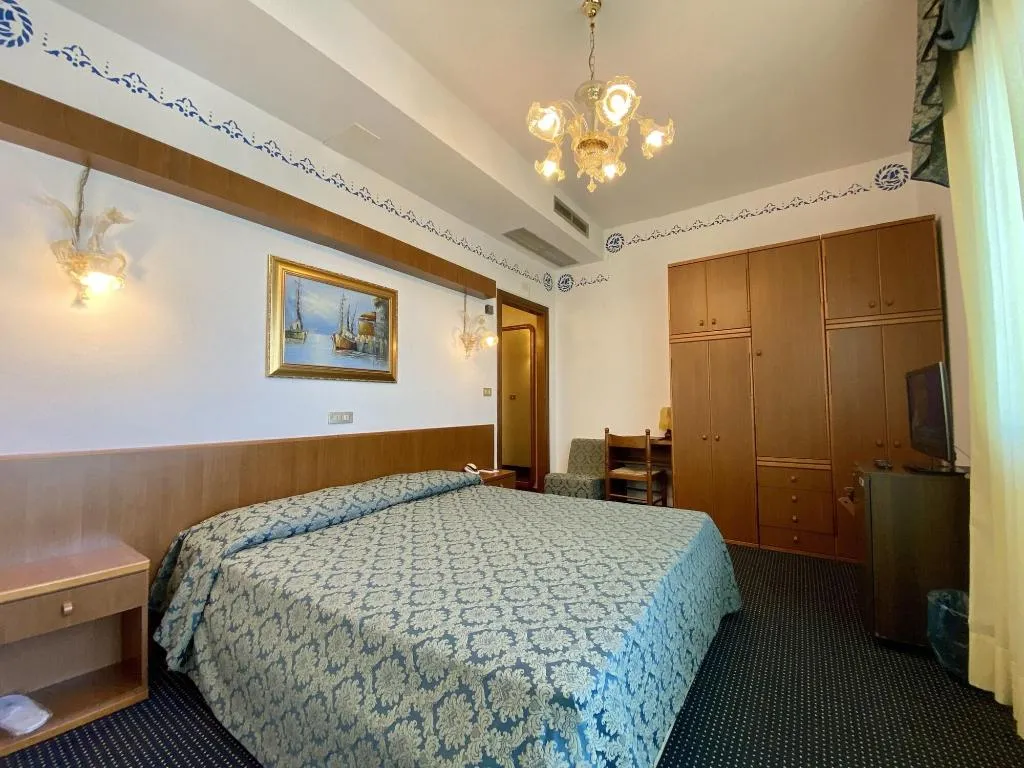 Room, Hotel Florida, Venice