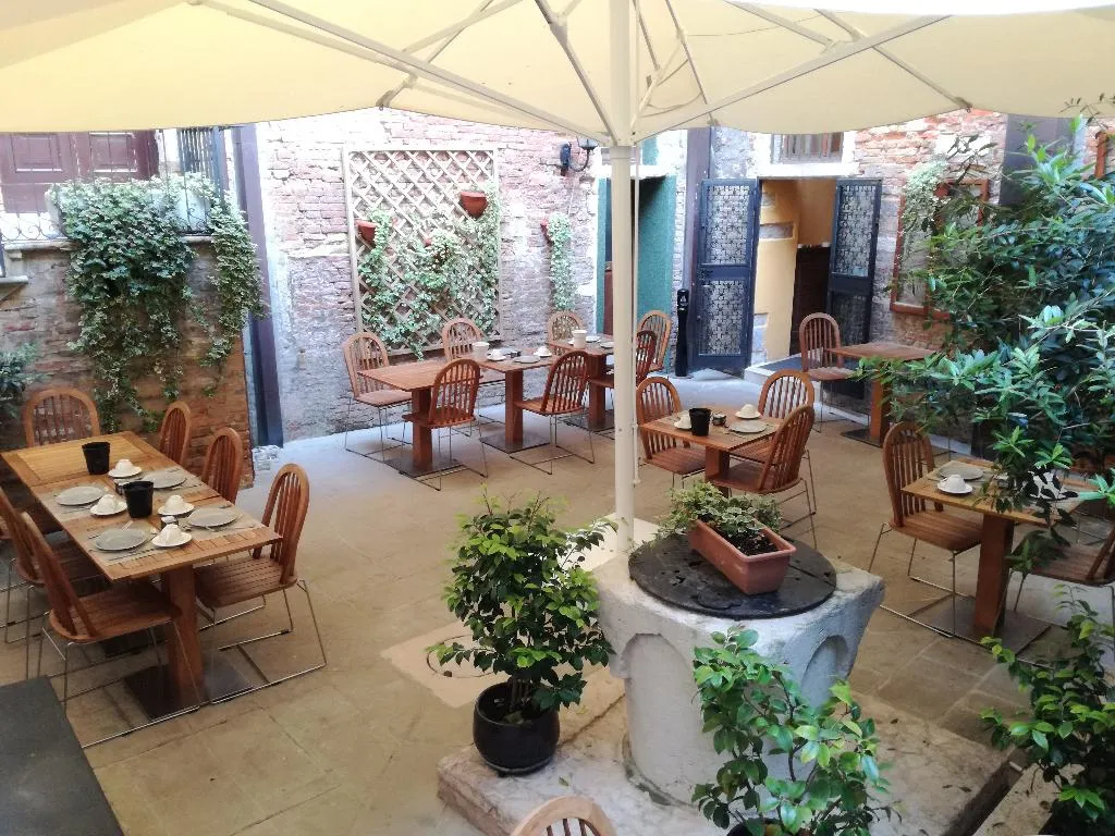 Terrace, Locanda La Corte, Venice