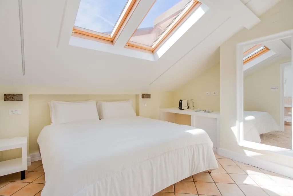 DOUBLE CLASSIC Room, Palazzo Gargiulo Luxury Rooms & Suites, Naples