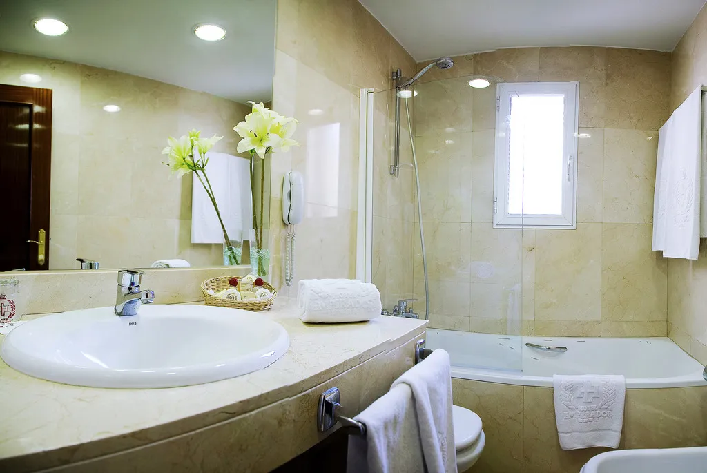 TRIPLE STANDARD Room, Emperador, Madrid