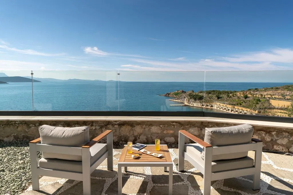 JUNIOR SUITE SEA VIEW KING BED Room, Le Meridien Bodrum Beach Resort, Bodrum