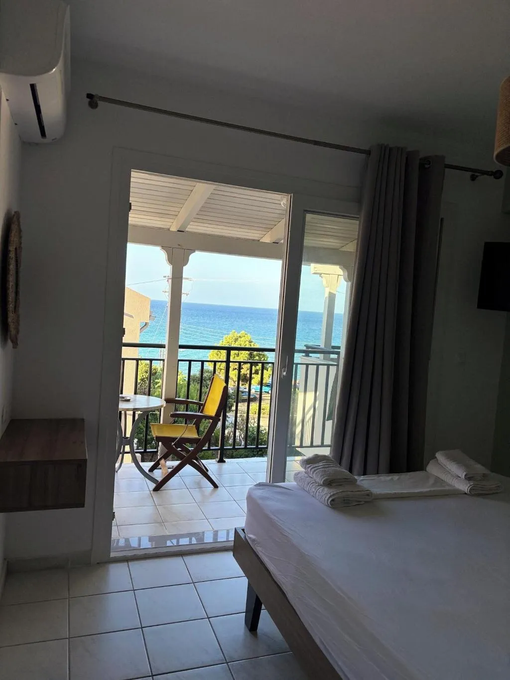 Room, Vaso Alykanas Studios, Zante