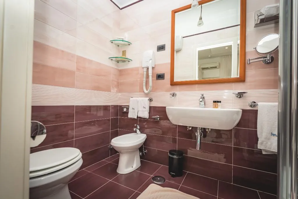 TRIPLE STANDARD Room, Hotel San Pietro, Naples