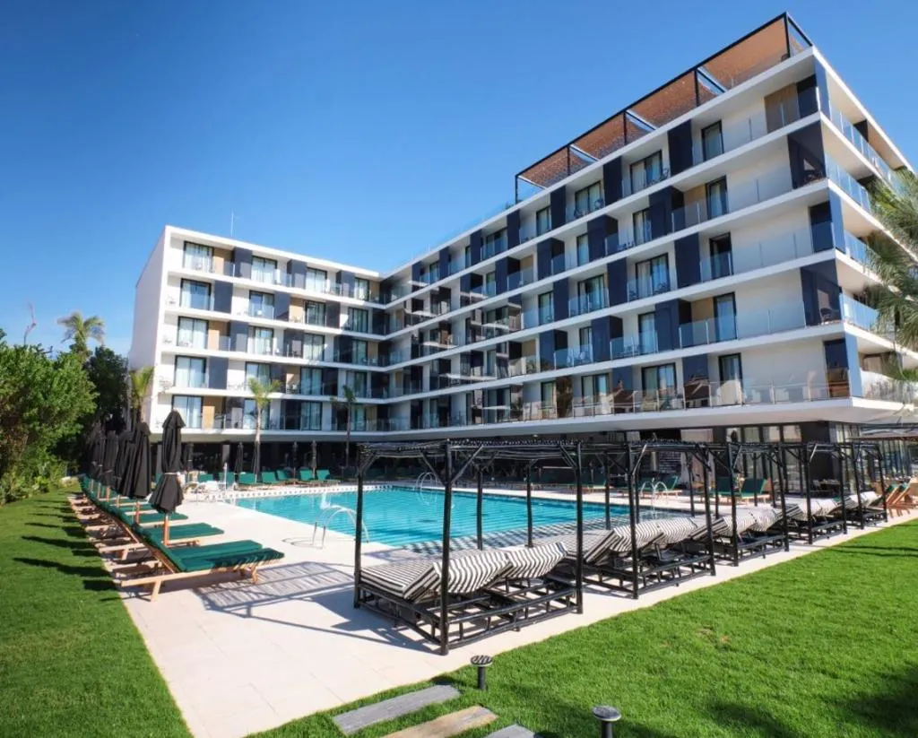 Pool, ESTIMAR Marina Farnals, Valencia
