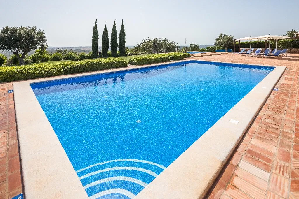 VILLA THREE BEDROOMS Room, Shantivillas, Algarve