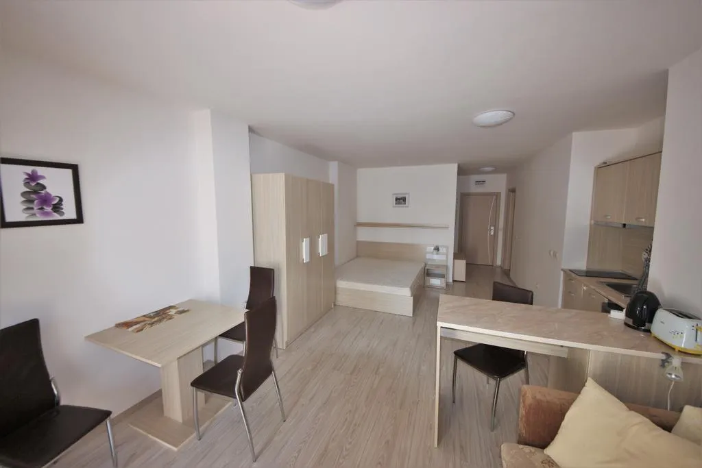 STUDIO CLASSIC POOL VIEW Room, Menada Tarsis Apartments, Bourgas