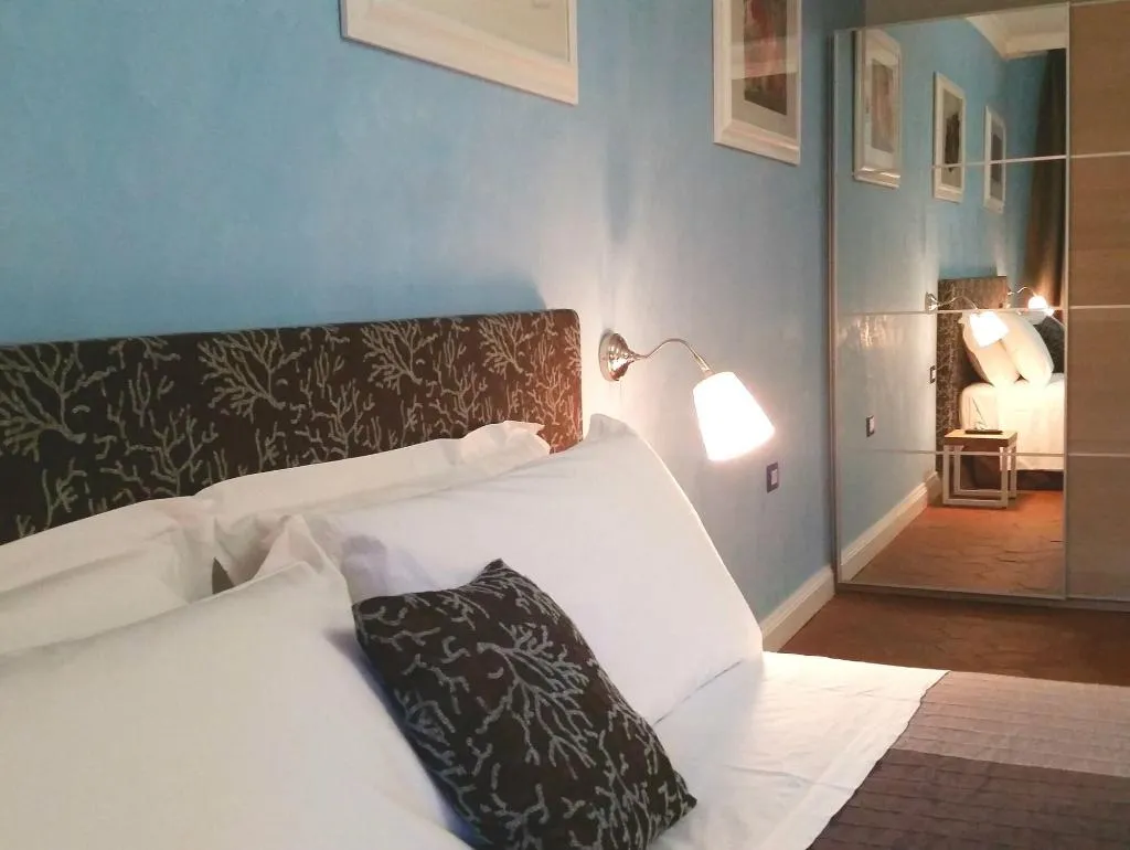 Room, La Corte Dei Limoni, Catania