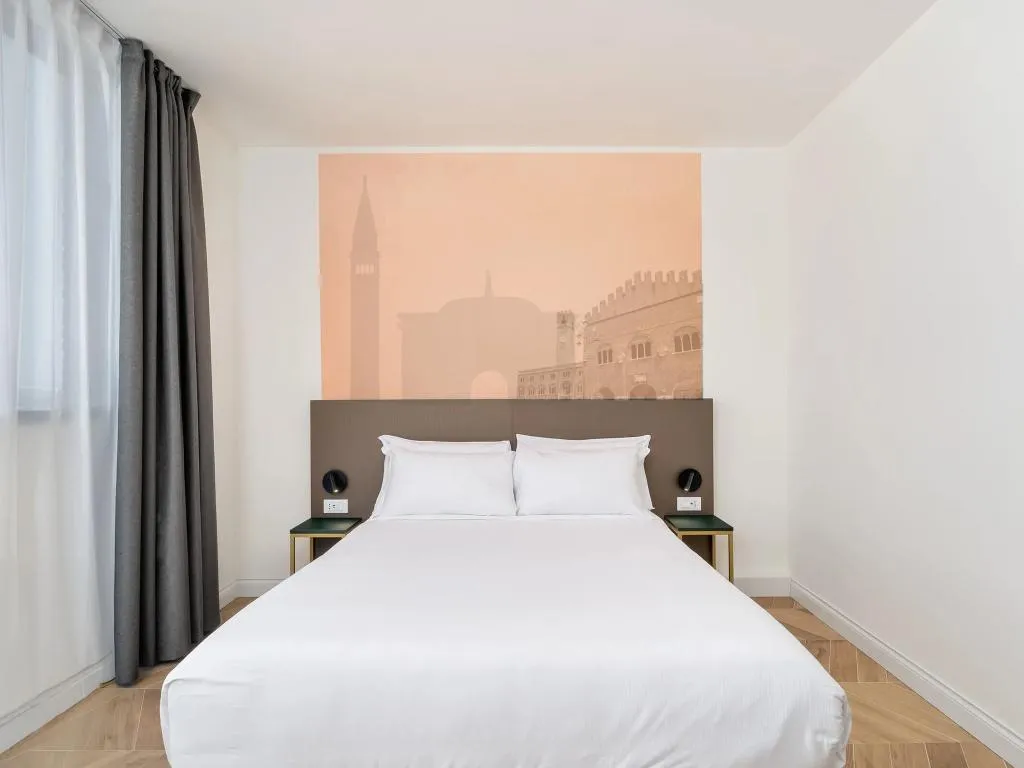 DOUBLE WITH TERRACE Room, B&B HOTEL Treviso Al Fogher, Venice