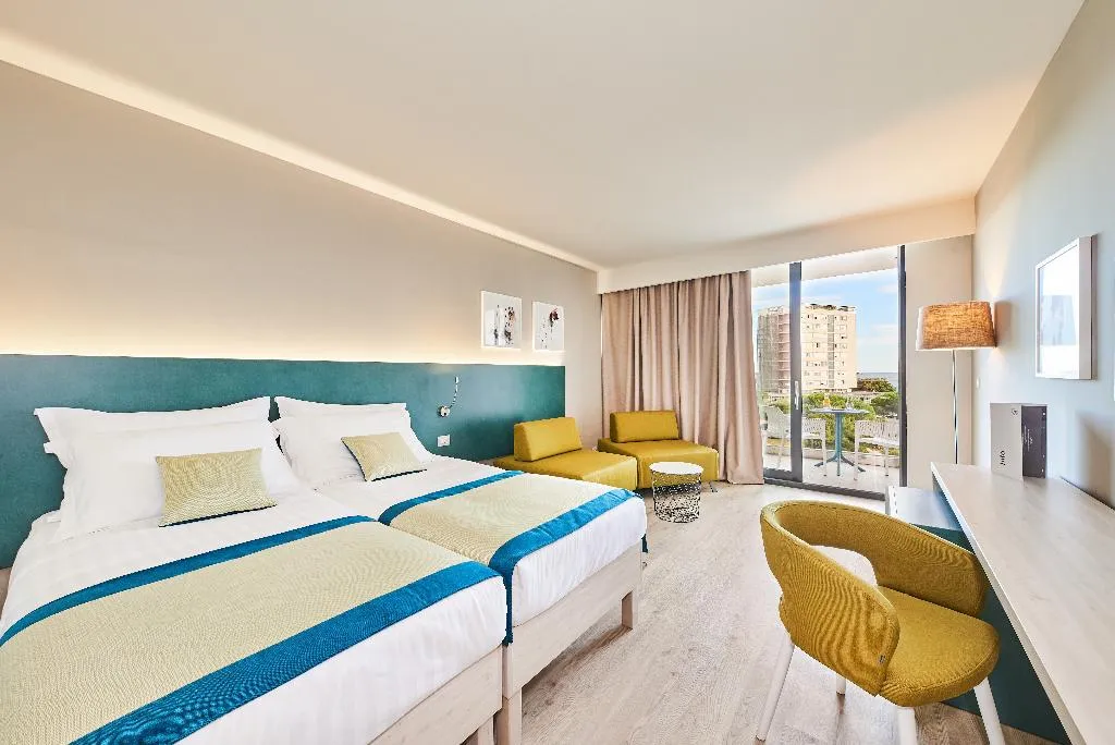 FAMILY ROOM WITH BALCONY Room, Hotel Sipar Plava Laguna, Istria