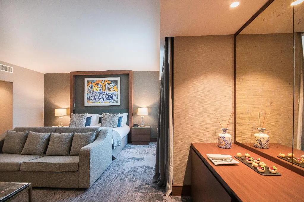 JUNIOR SUITE PARK VIEW Room, InterContinental Lisbon, Lisbon