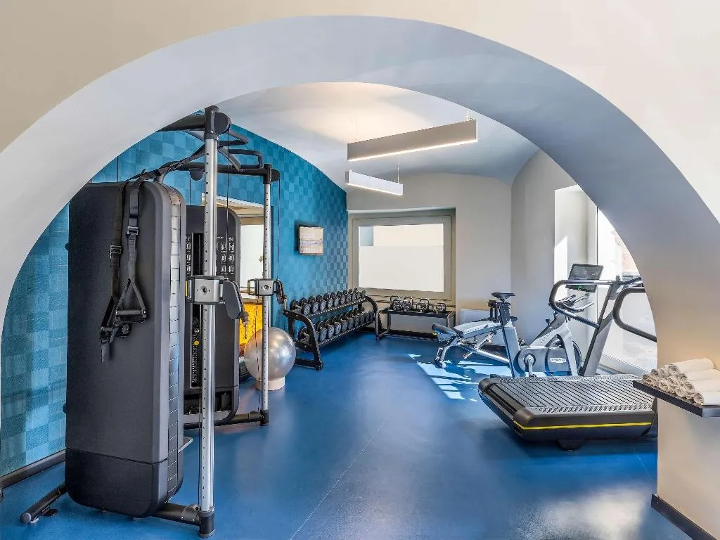 Sports and Entertainment, Mercure Napoli Centro Angioino, Naples