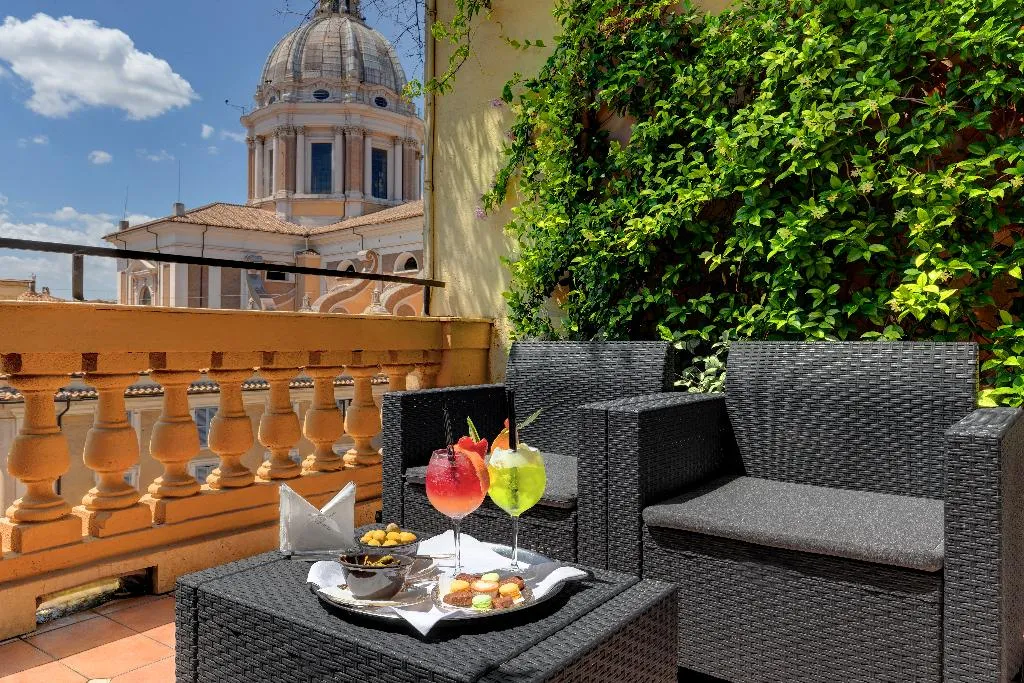 Double or Twin DELUXE WITH BALCONY Room, Grand Hotel Plaza, Rome