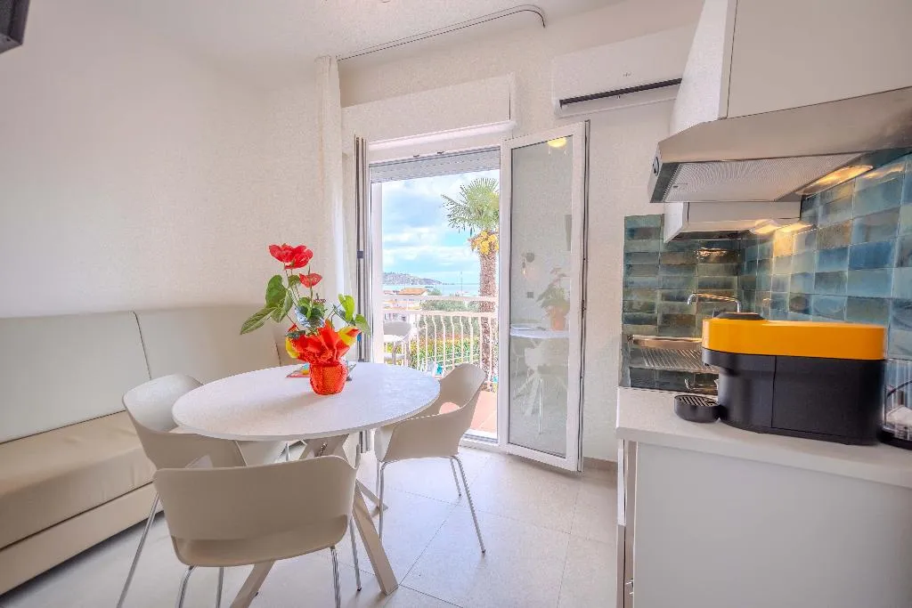 APARTMENT WITH BALCONY Room, Residence Villa Giardini, Taormina