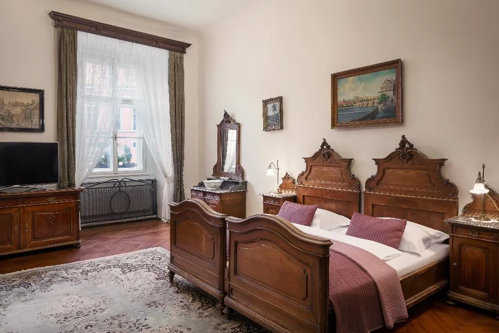DOUBLE LUXURY Room, Grand hotel Praha, Prague