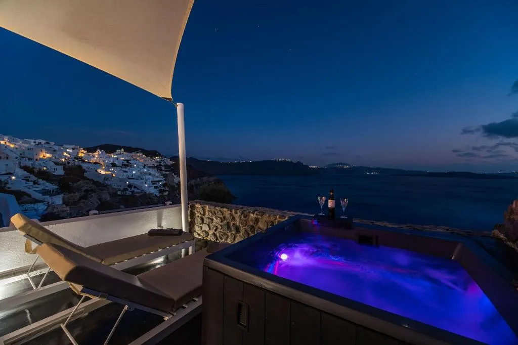 Room, Solstice Luxury Suites, Santorini