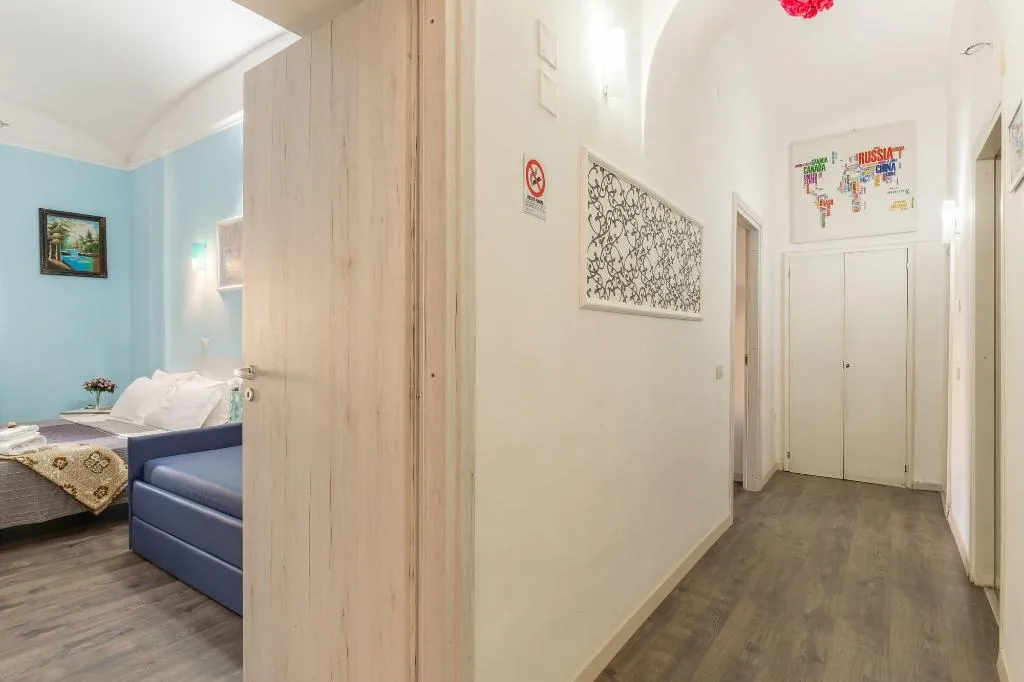 Room, Do Domus, Naples