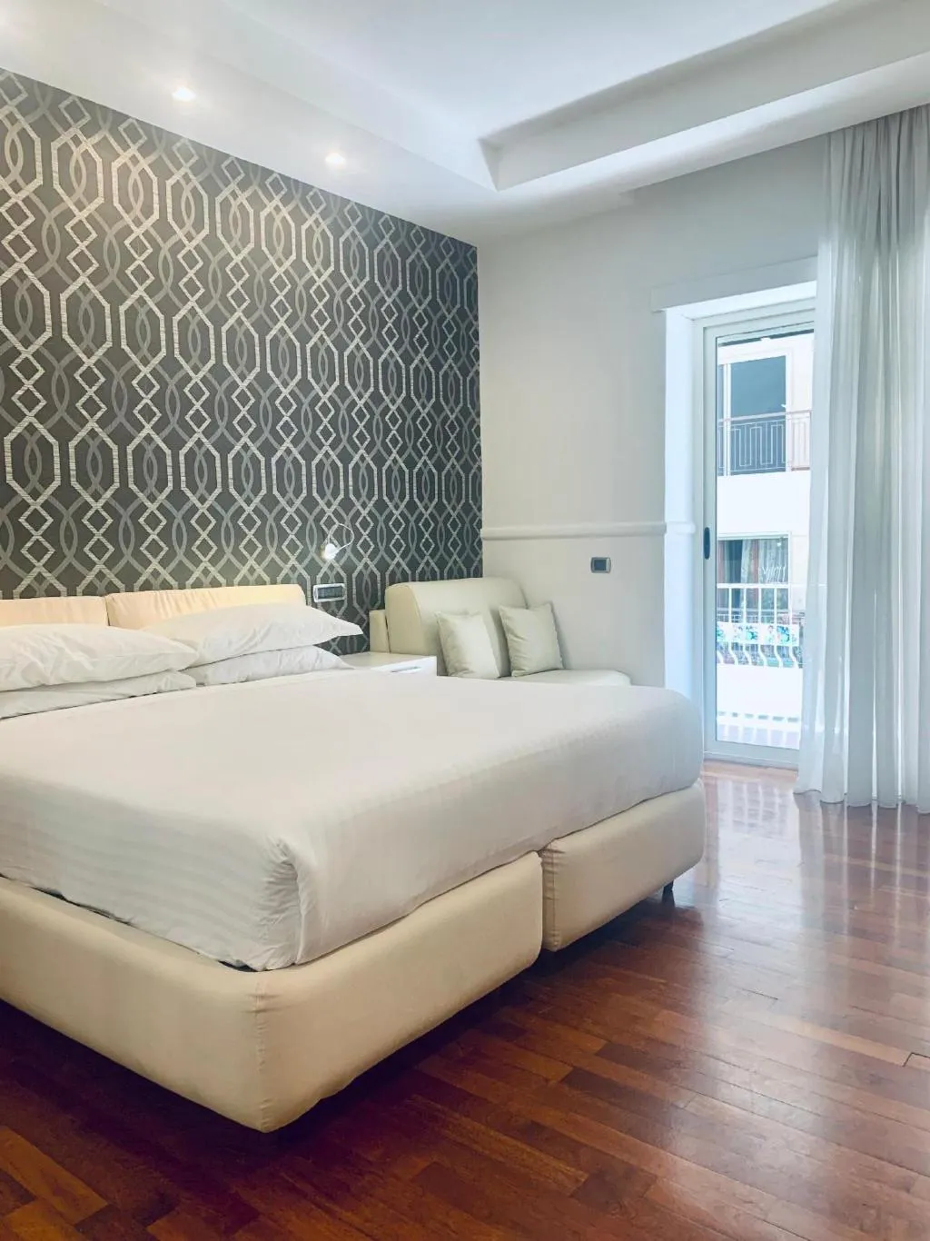 Room, Napoliday, Naples