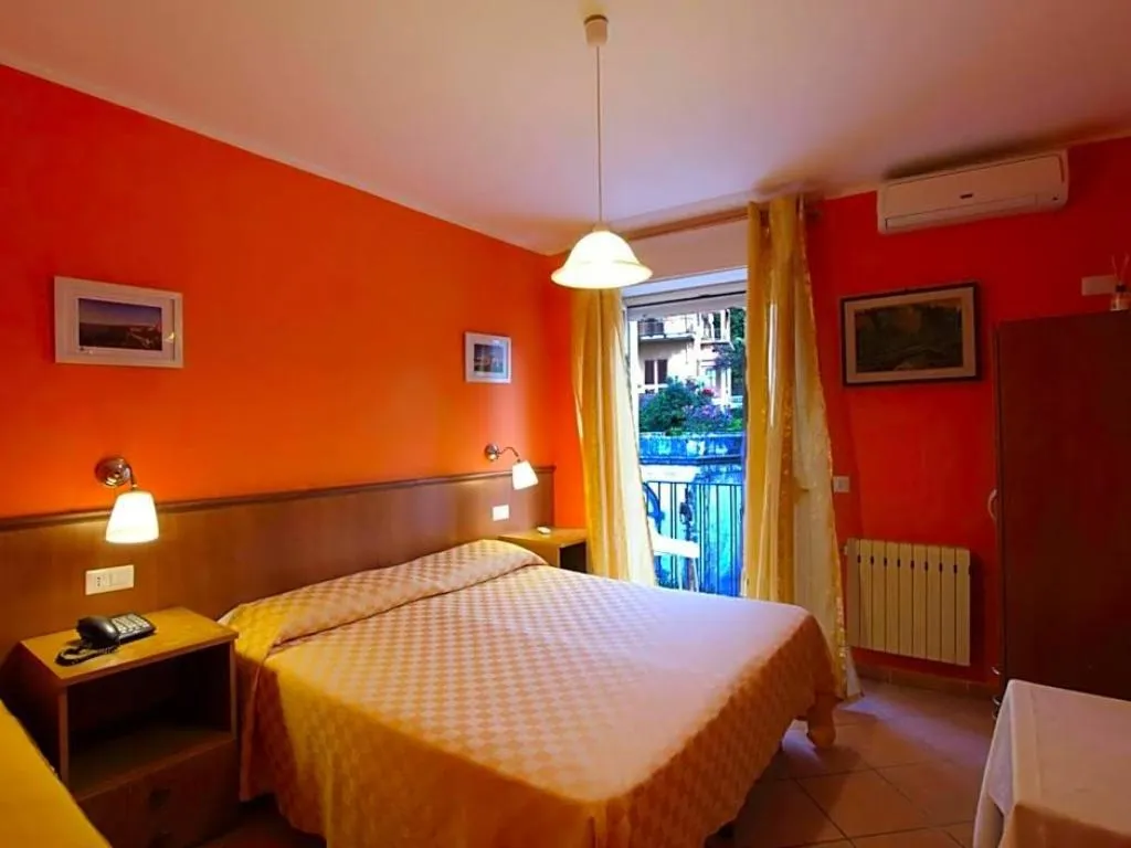 Room, Inn Piero, Taormina