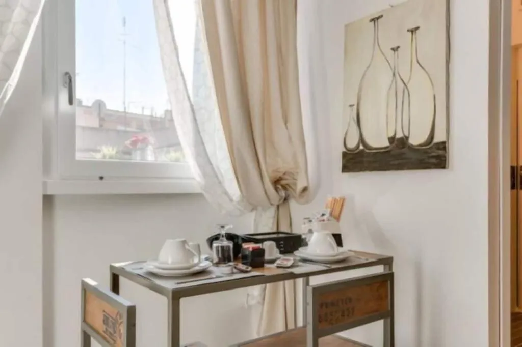 Restaurant, Letto E Latte, Naples