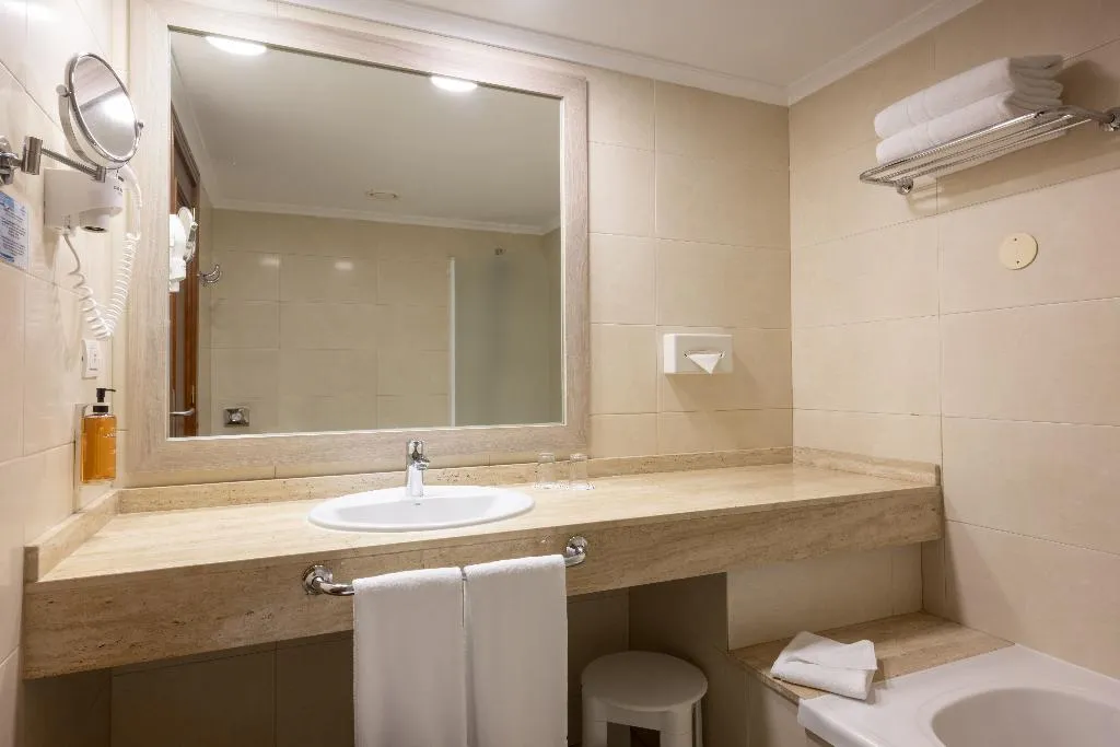SUITE SEA VIEW CAPACITY 2 Room, Landmar Costa Los Gigantes Family Resort, Tenerife