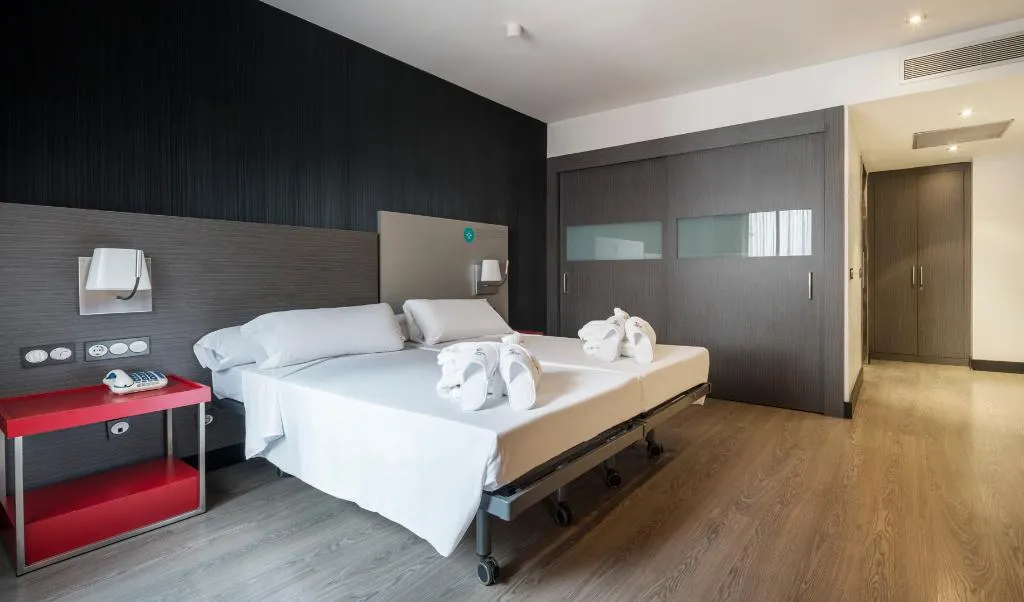 Room, Ilunion Suites Madrid, Madrid