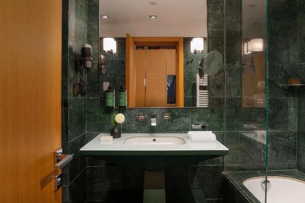 DOUBLE SUPERIOR KING BED Room, Crowne Plaza Milan City, Milan