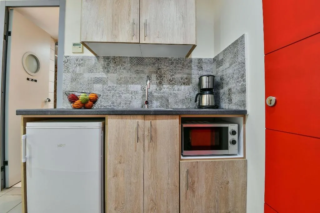 Room, Athens Way Lofts, Athens