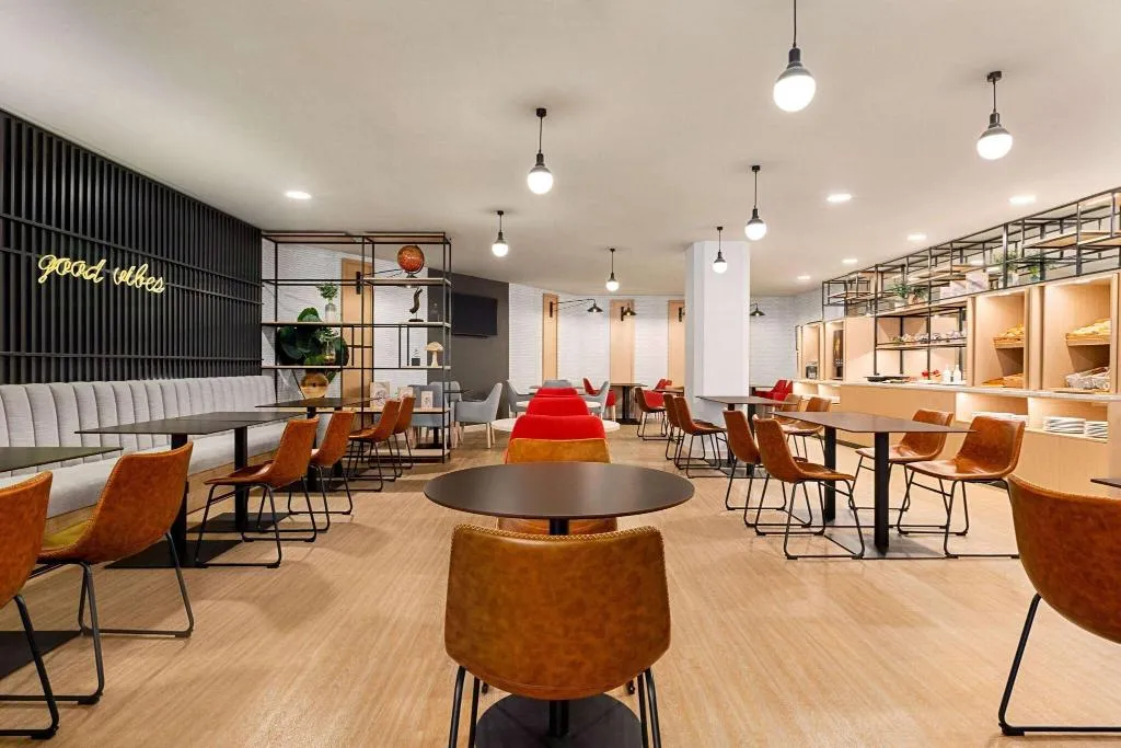 Restaurant, Ramada by Wyndham Madrid Tres Cantos, Madrid