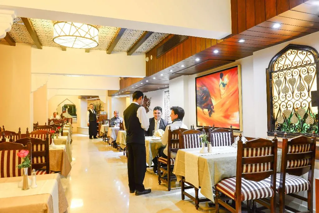 Restaurant, Golden Tulip Flamenco Cairo, Cairo