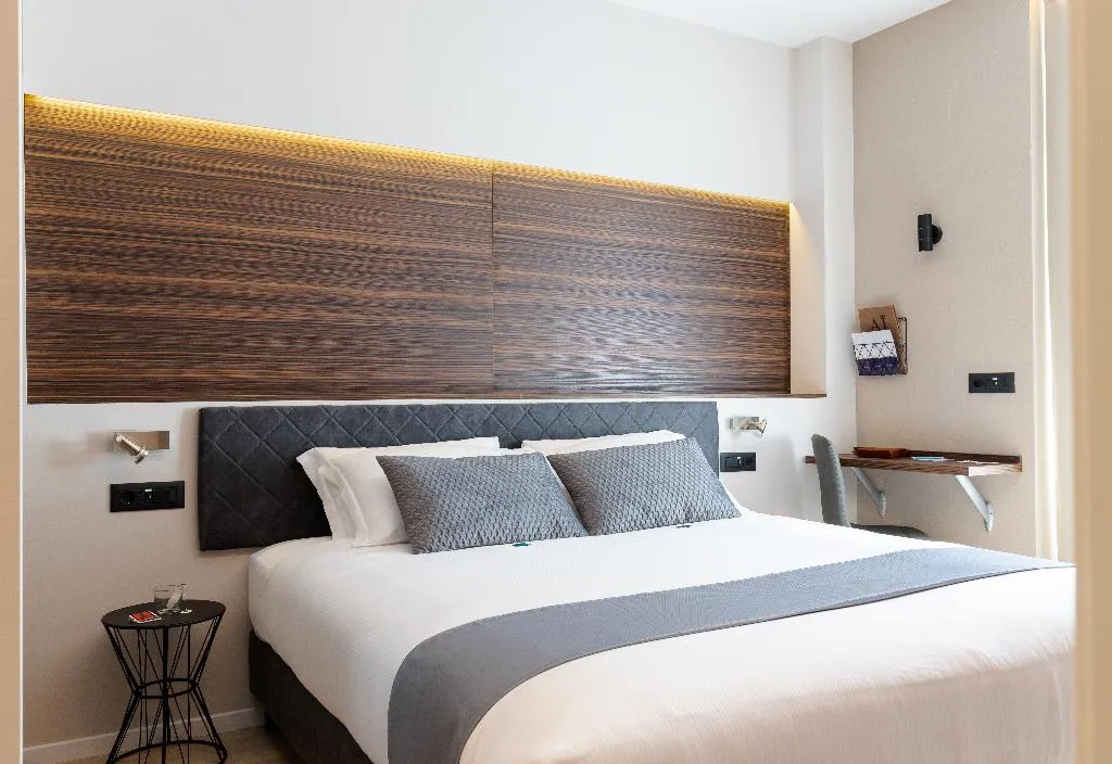 Double or Twin SUPERIOR Room, AH - Duomo Essence, Milan