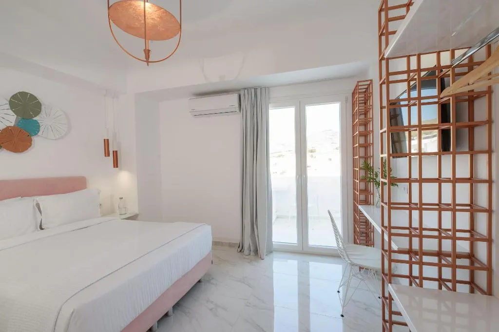 Room, Nama, Mykonos