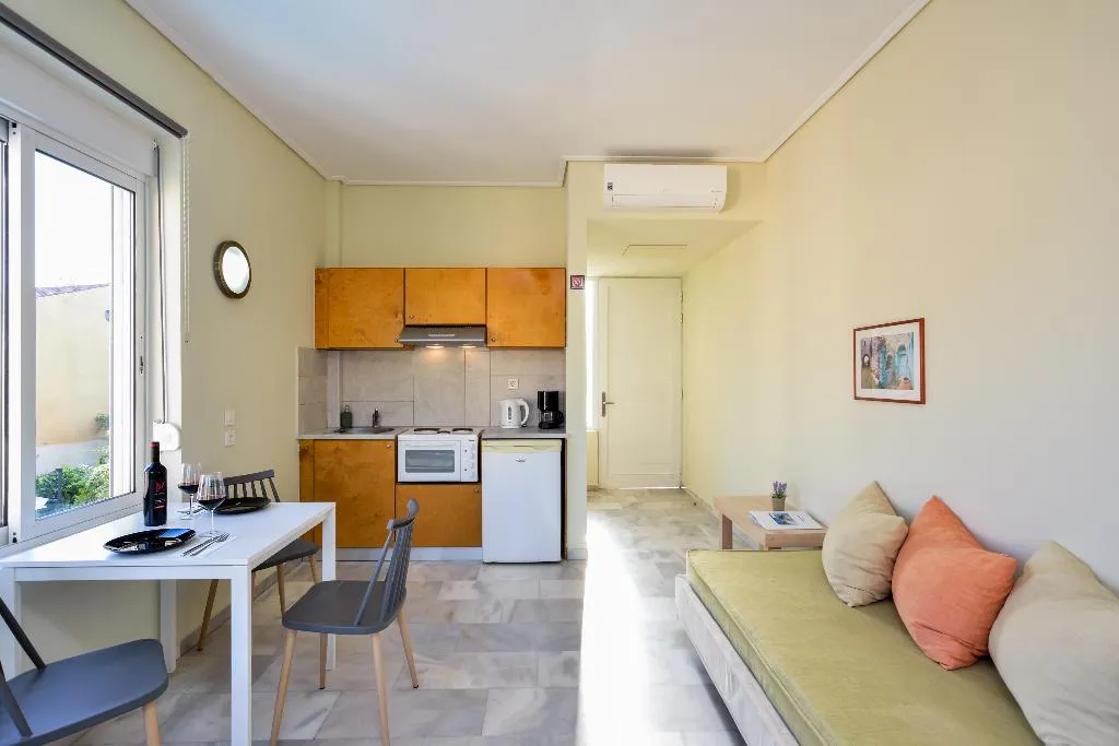 STUDIO POOL VIEW Room, Elma's Dream Apartments, Crete