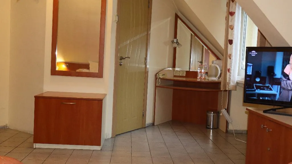 TWIN TWO BEDS Room, Palitra, Varna