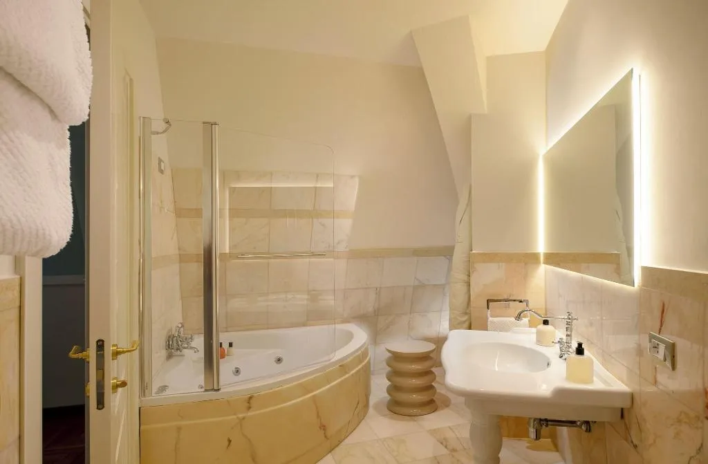 Room, Elizabeth Unique Apartments, Rome