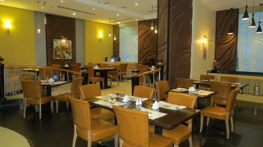Restaurant, The Park Hotel Ex Al Jawhara Gardens, Dubai