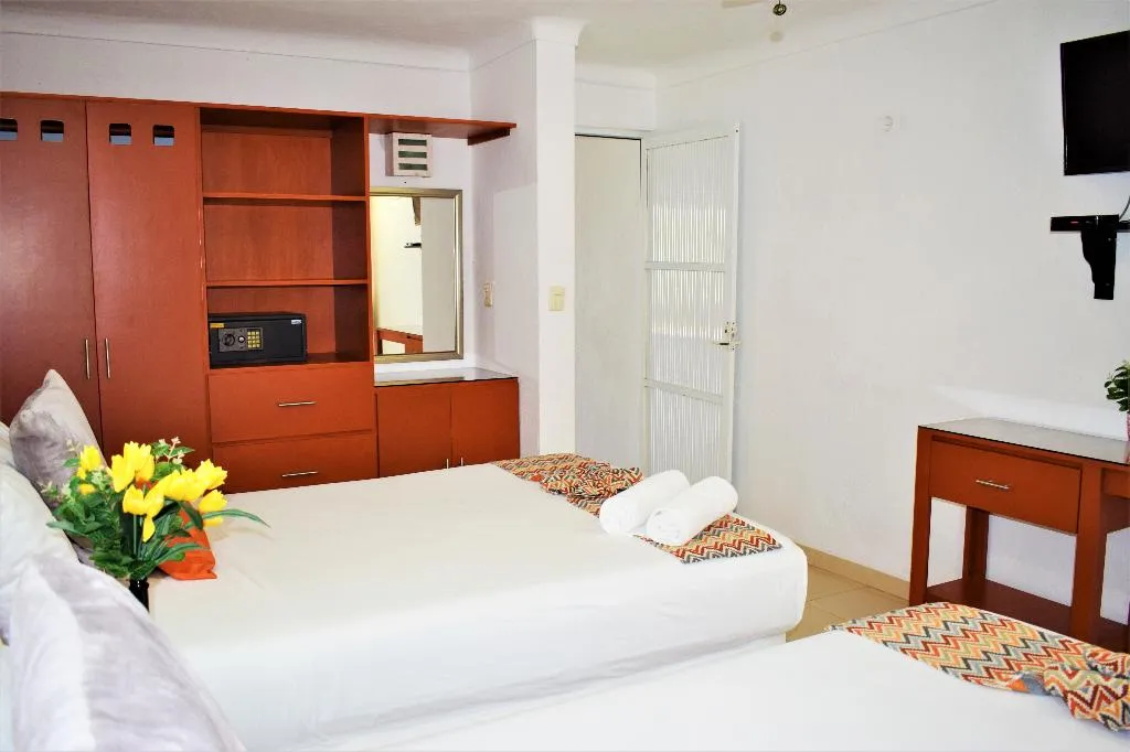 SUITE OCEAN FRONT Room, Arrecifes Suites, Cancun Area