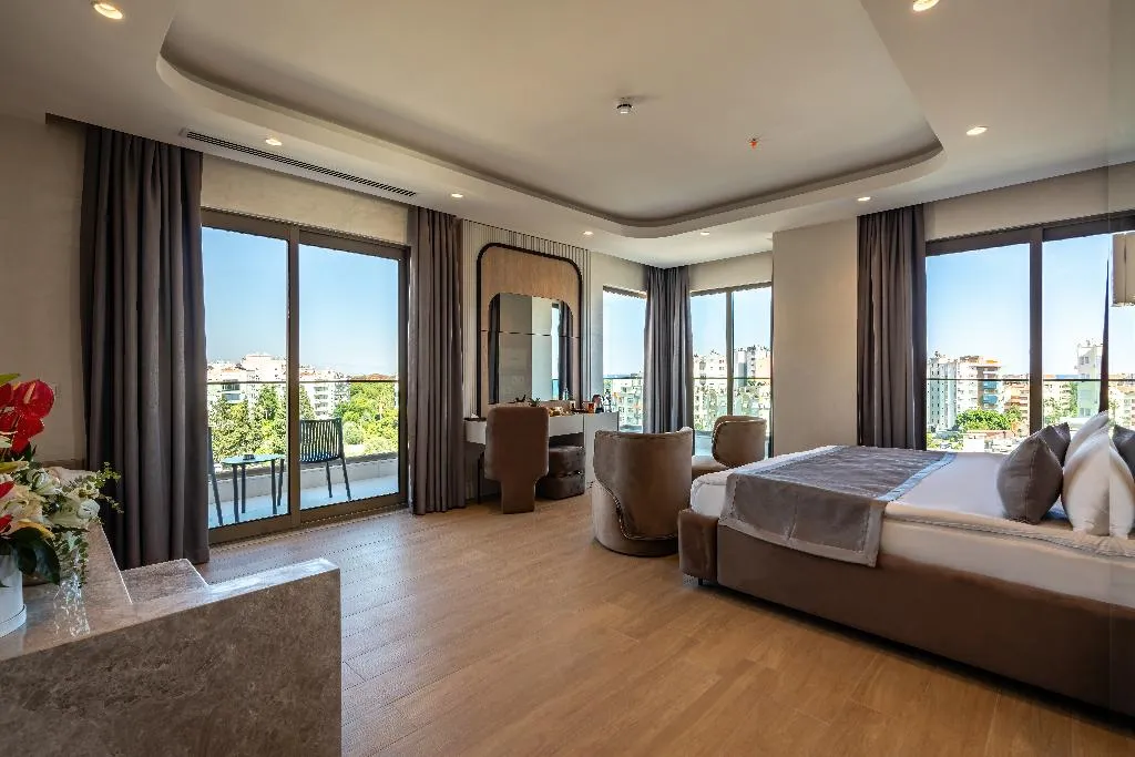 SUITE Presidential WITH VIEWS Room, Awen Lara Hotel, Antalya