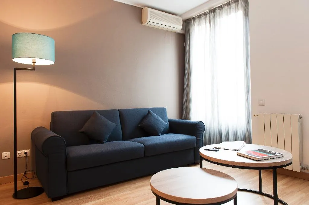 APARTMENT TWO BEDROOMS Room, MH Apartments Ramblas, Barcelona