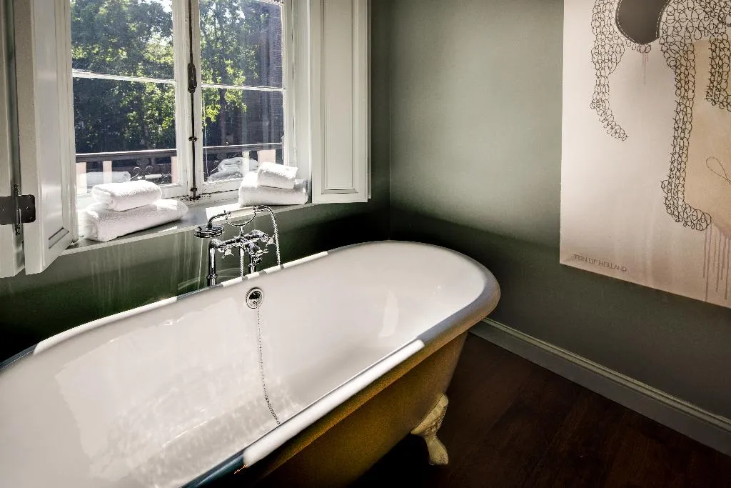 JUNIOR SUITE STANDARD Room, Hotel Monastere Maastricht, Amsterdam