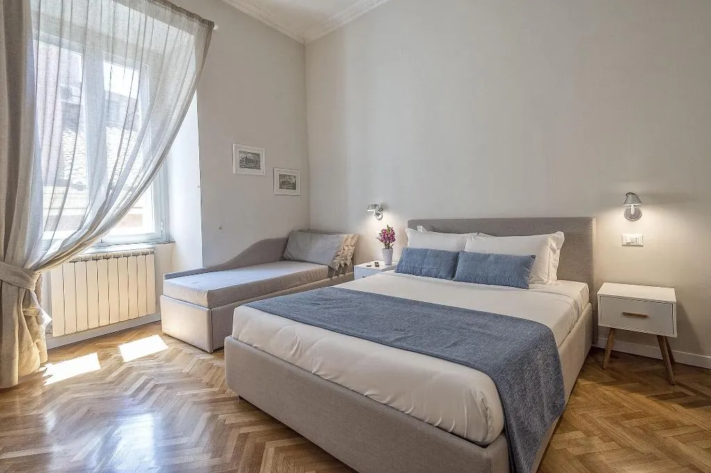Room, Little Queen Relais, Rome