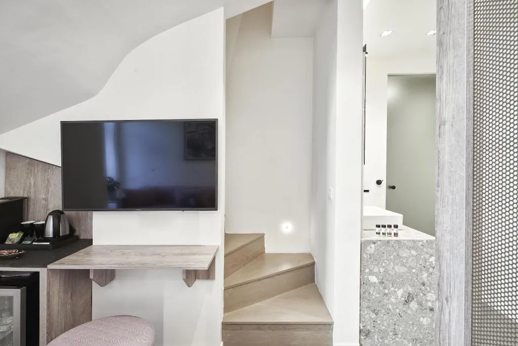Room, NLH Monastiraki, Athens