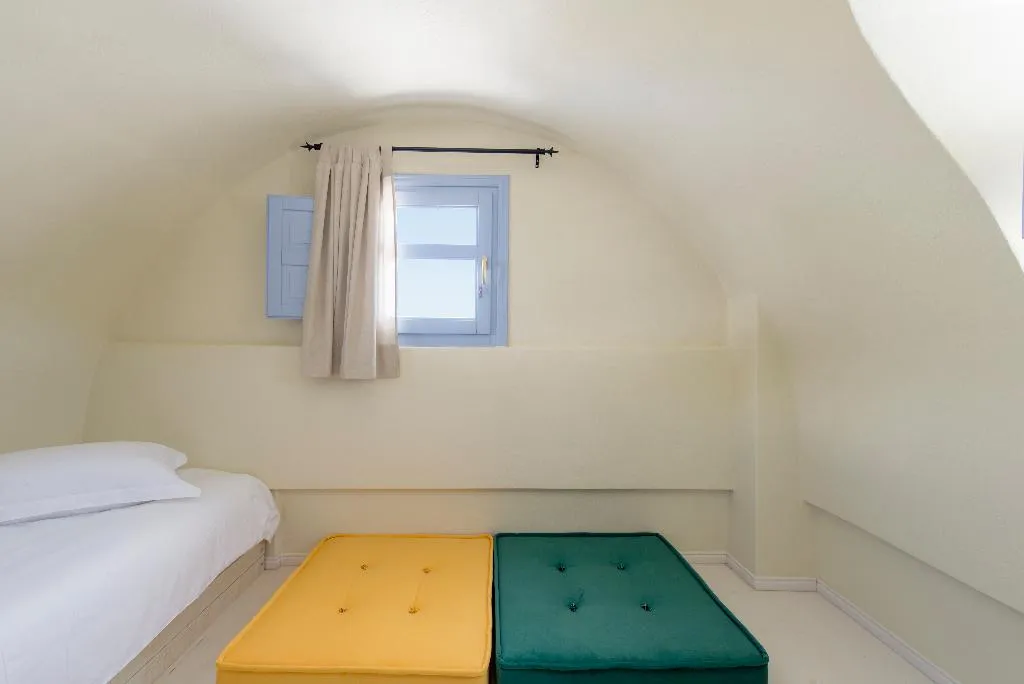 JUNIOR SUITE STANDARD Room, Earino Suites and Villas, Santorini